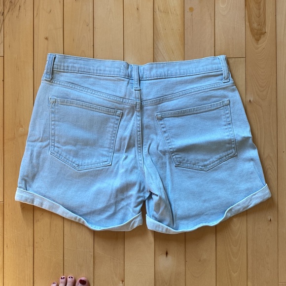 GAP shorts - Picture 2 of 3